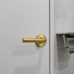 Czy warto inwestować w droższe klamki? Analiza koszt vs trwałość